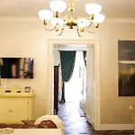 Del Rey Luxury *
