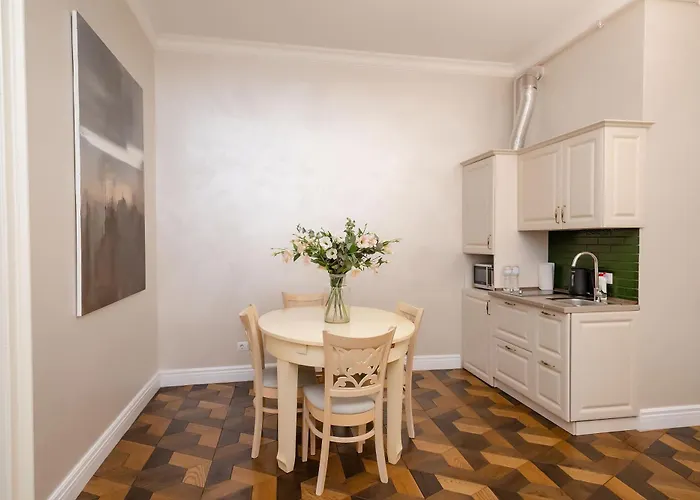 Del Rey Luxury Apartment